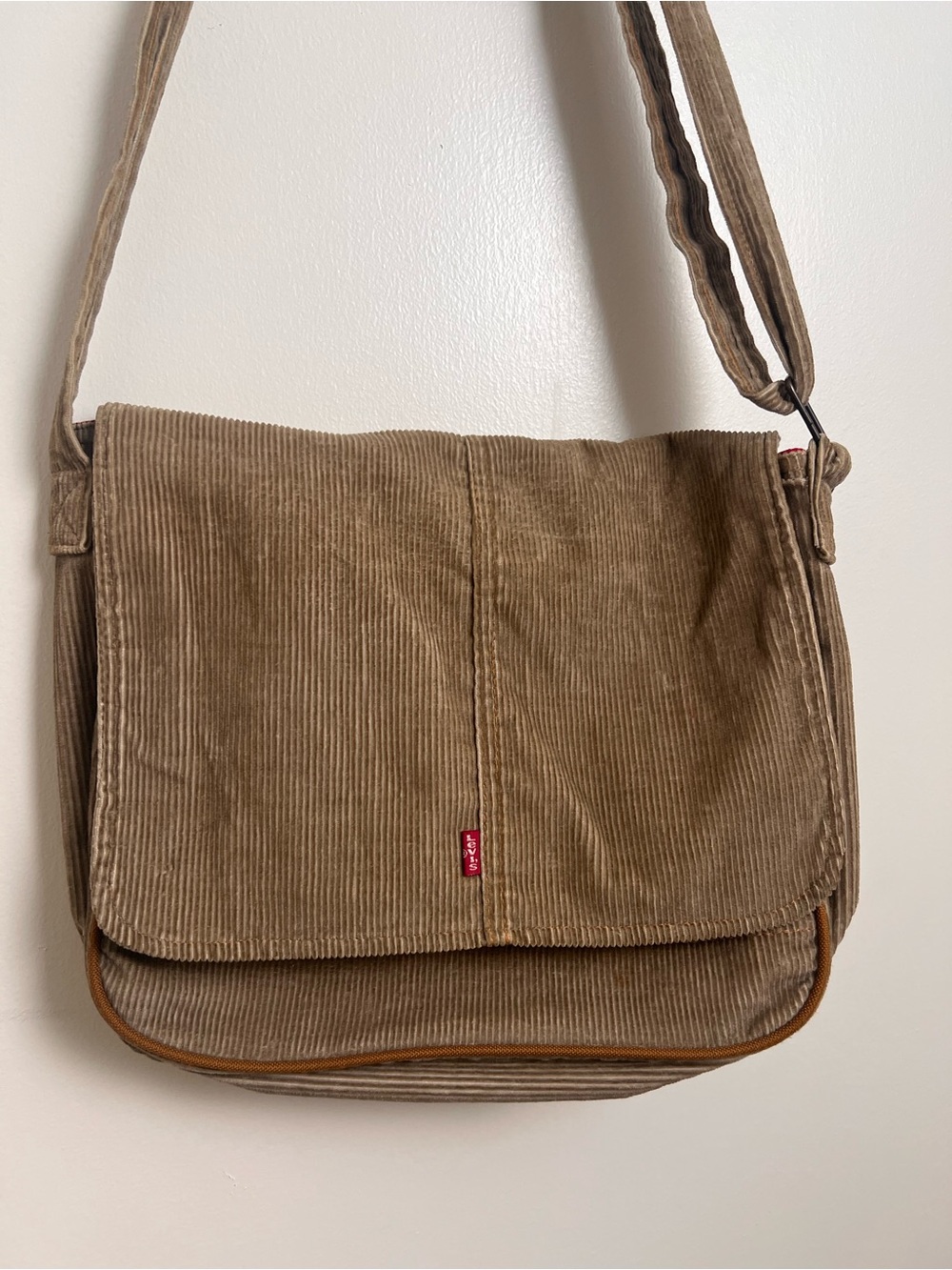 Levi’s Corduroy Messenger Bag Tan Crossbody Laptop Bag Y2K Vintage Style